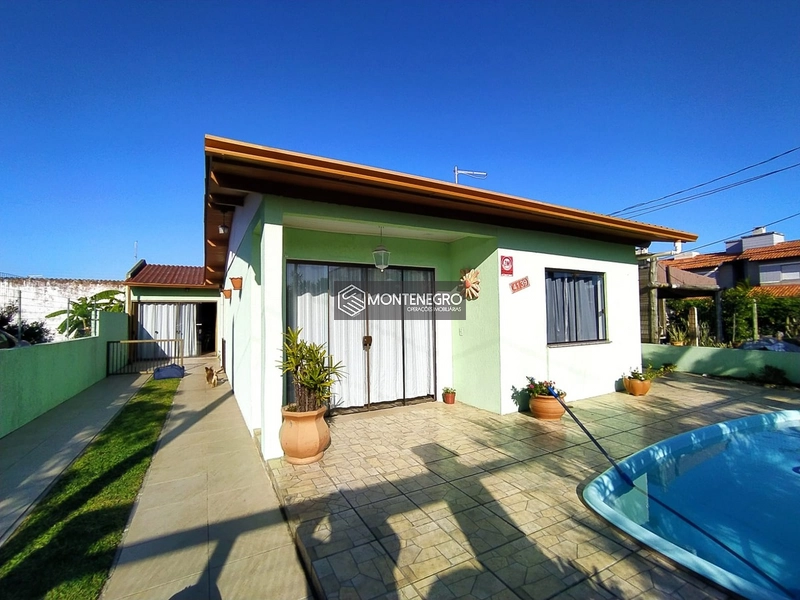 Casa com piscina: 6ª foto da galeria de imagens do imóvel