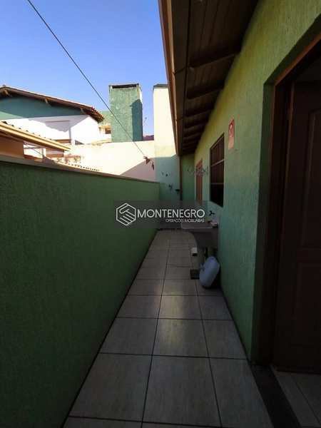 Casa com piscina: 17ª foto da galeria de imagens do imóvel