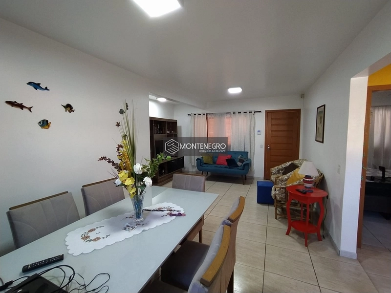 Casa com piscina: 16ª foto da galeria de imagens do imóvel