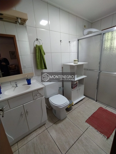 Casa com piscina: 18ª foto da galeria de imagens do imóvel