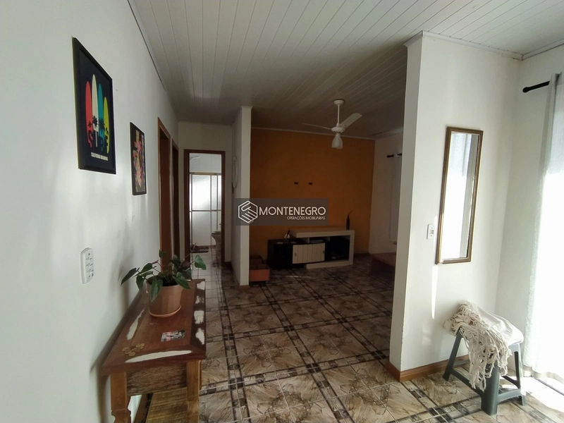 Casa com piscina: 10ª foto da galeria de imagens do imóvel