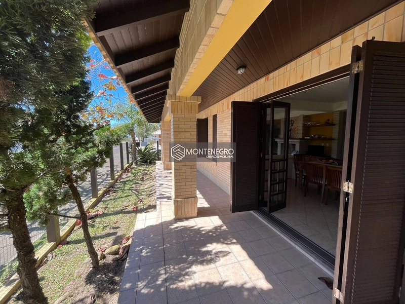 Sobrado em Capão Novo Village: 1ª foto da galeria de imagens do imóvel