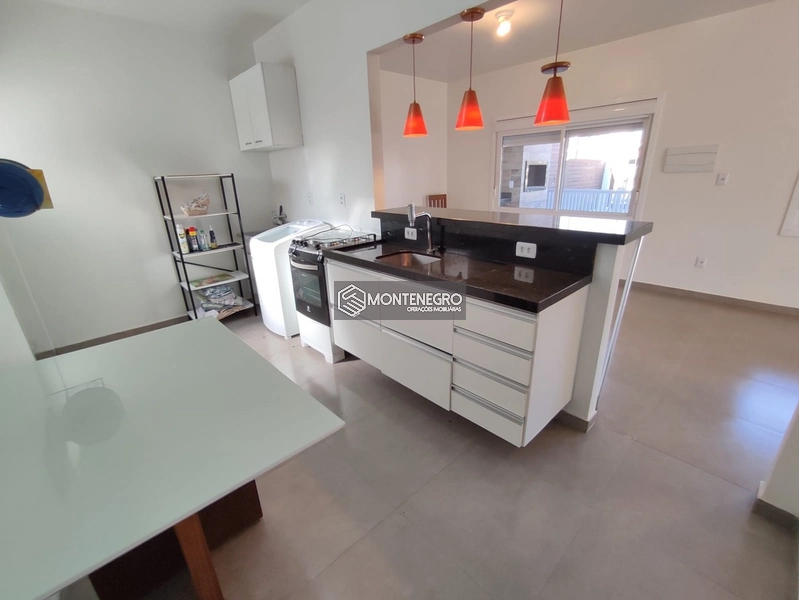 CASA COM PISCNA: 3ª foto da galeria de imagens do imóvel