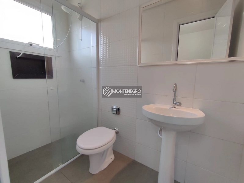 CASA COM PISCNA: 7ª foto da galeria de imagens do imóvel