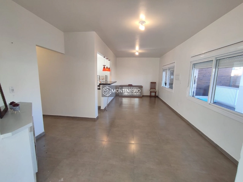 CASA COM PISCNA: 4ª foto da galeria de imagens do imóvel