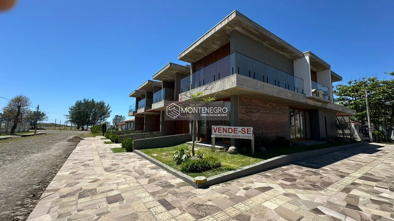 Sobrados Diferenciados!!! Rua Orquideas (50 metros do mar): 26ª foto da galeria de imagens do imóvel