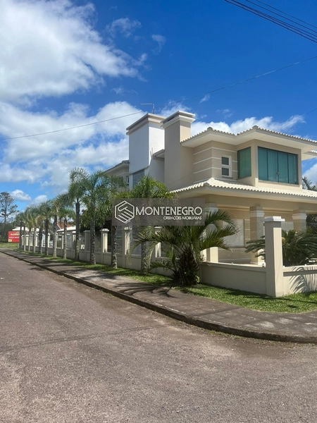 CASA DIFERENCIADA NA PRAIA DE CAPÃO NOVO VILLAGE! Rua dos lírios 880: 1ª foto da galeria de imagens do imóvel