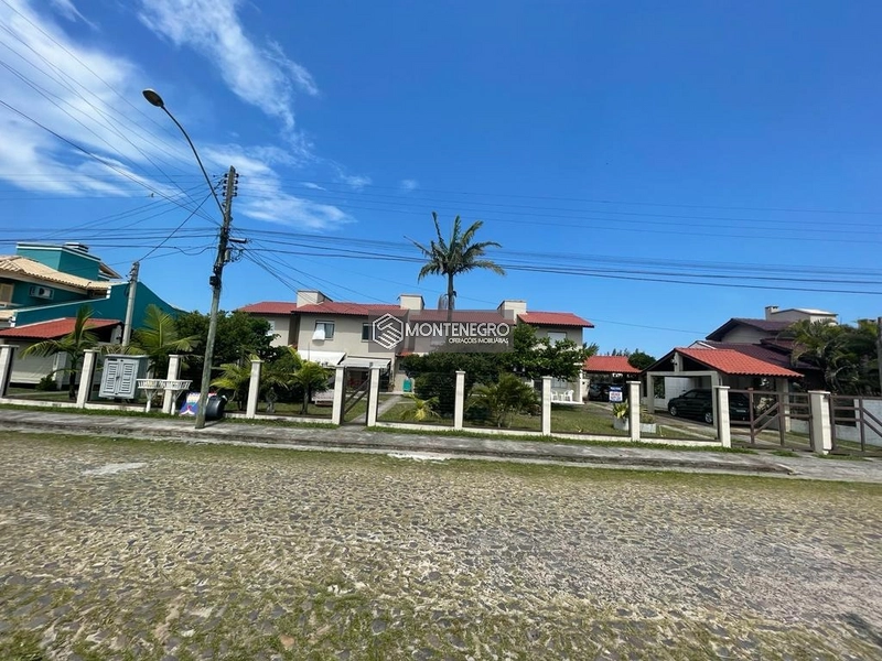 Sobrado em Capão Novo: 1ª foto da galeria de imagens do imóvel
