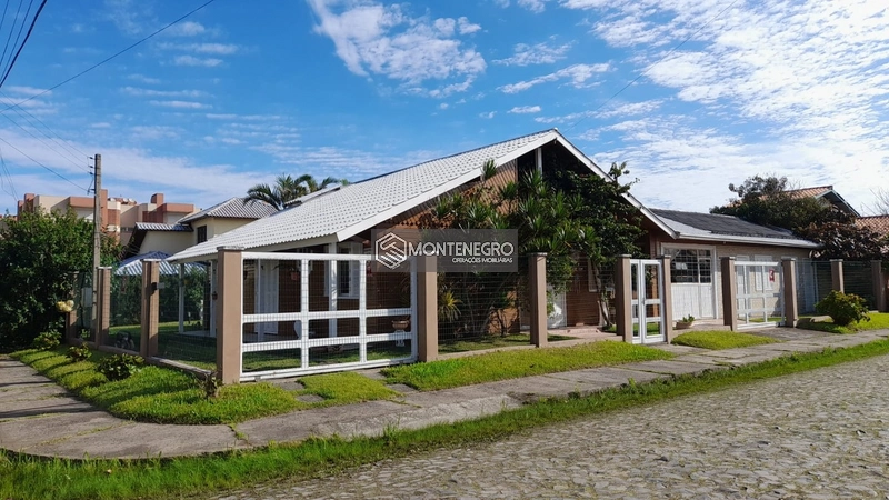 CASA A POUCO METROS DO MAR RUA DAS ROSAS: 3ª foto da galeria de imagens do imóvel