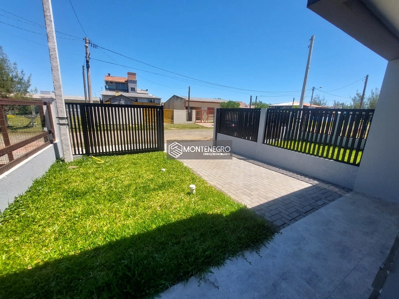 Casa Nova 3 Dormitórios a 1 Quadra do Mar em Capão Novo: 5ª foto da galeria de imagens do imóvel