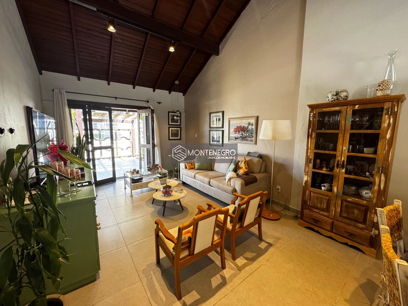 Casa na Rua das Hortências: 10ª foto da galeria de imagens do imóvel