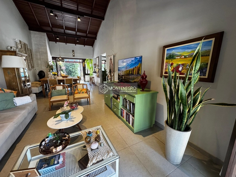 Casa na Rua das Hortências: 6ª foto da galeria de imagens do imóvel