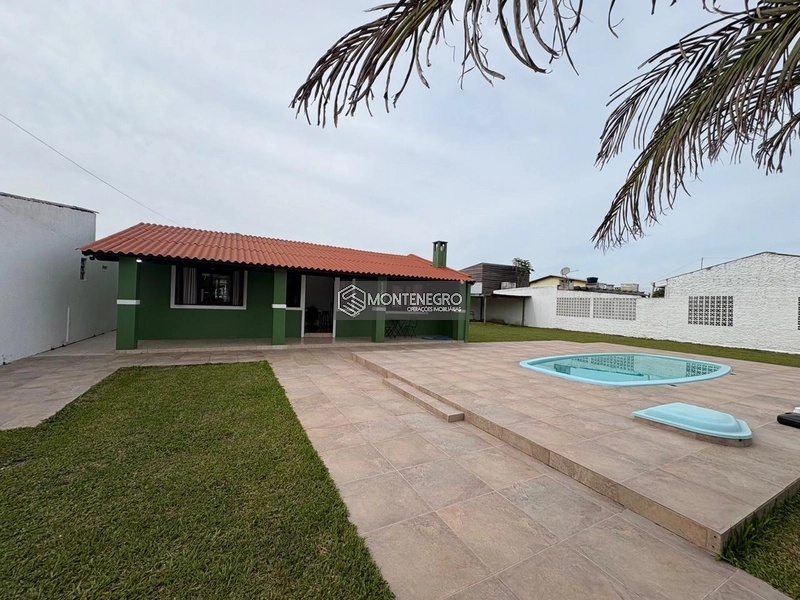 EXCLUSIVIDADE ÓTIMA CASA A POUCOS METROS MAR NA PRAIA DE CAPÃO NOVO: 1ª foto da galeria de imagens do imóvel