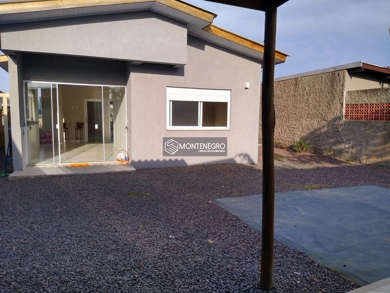 CASA PRÓXIMO DO MAR NA PRAIA DE CAPÃO NOVO: 7ª foto da galeria de imagens do imóvel
