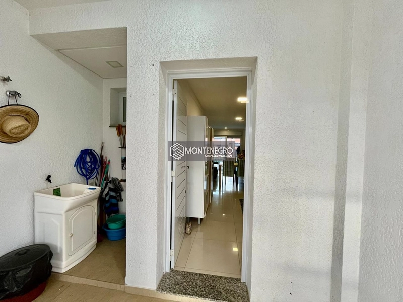 Sobrado em Capão Novo: 5ª foto da galeria de imagens do imóvel
