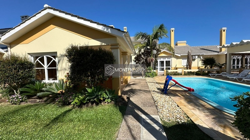 Sobrado Rua Beija Flor beira esquina beira mar: 11ª foto da galeria de imagens do imóvel