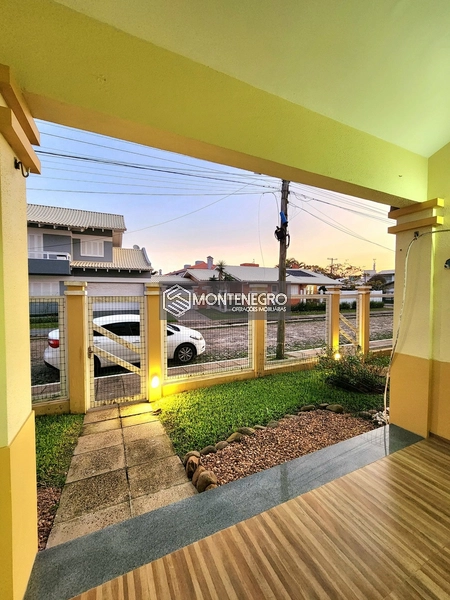 Sobrado Rua Beija Flor beira esquina beira mar: 4ª foto da galeria de imagens do imóvel