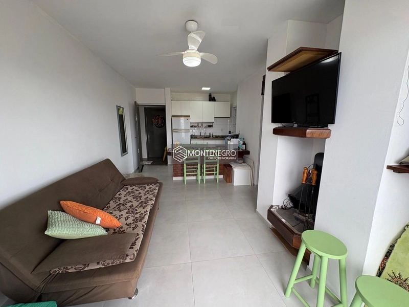 EXCELENTE APARTAMENTO A 50M DA AV.PARAGUASSU NA PRAIA DE CAPÃO NOVO