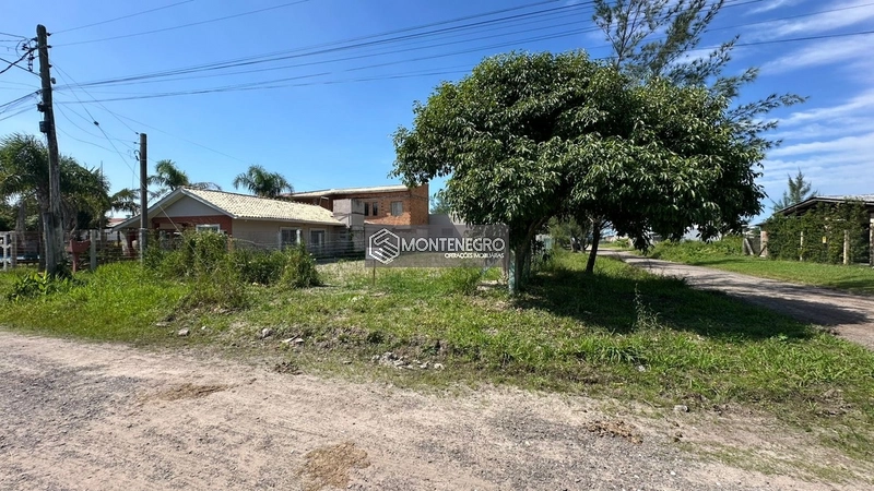 EXCELENTE TERRENO NA PRAIA DE CAPÃO NOVO A POUCOS METROS MAR: 3ª foto da galeria de imagens do imóvel