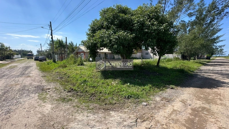 EXCELENTE TERRENO NA PRAIA DE CAPÃO NOVO A POUCOS METROS MAR: 2ª foto da galeria de imagens do imóvel