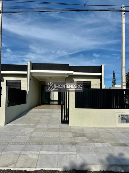 Casa Nova com Suíte e Pátio em Capão Novo: 1ª foto da galeria de imagens do imóvel