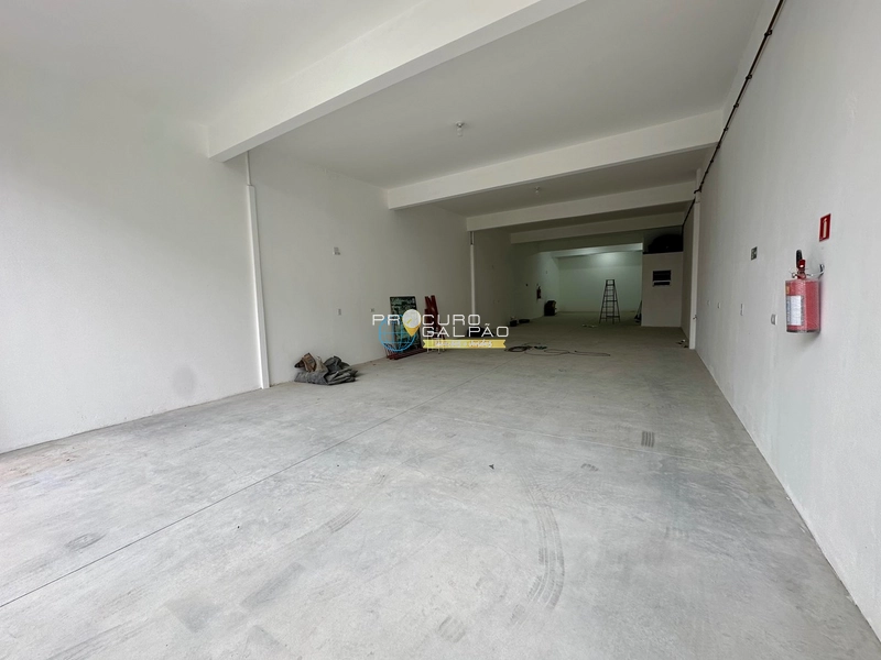 Salão Comercial Pé-direito de 4,5 m - Vila Curuça, Santo André: 3ª foto da galeria de imagens do imóvel