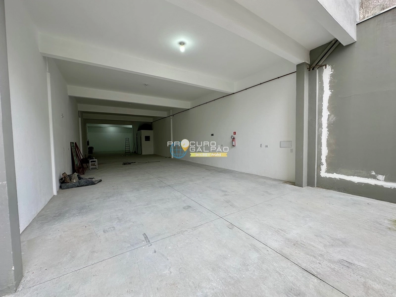 Salão Comercial Pé-direito de 4,5 m - Vila Curuça, Santo André: 1ª foto da galeria de imagens do imóvel