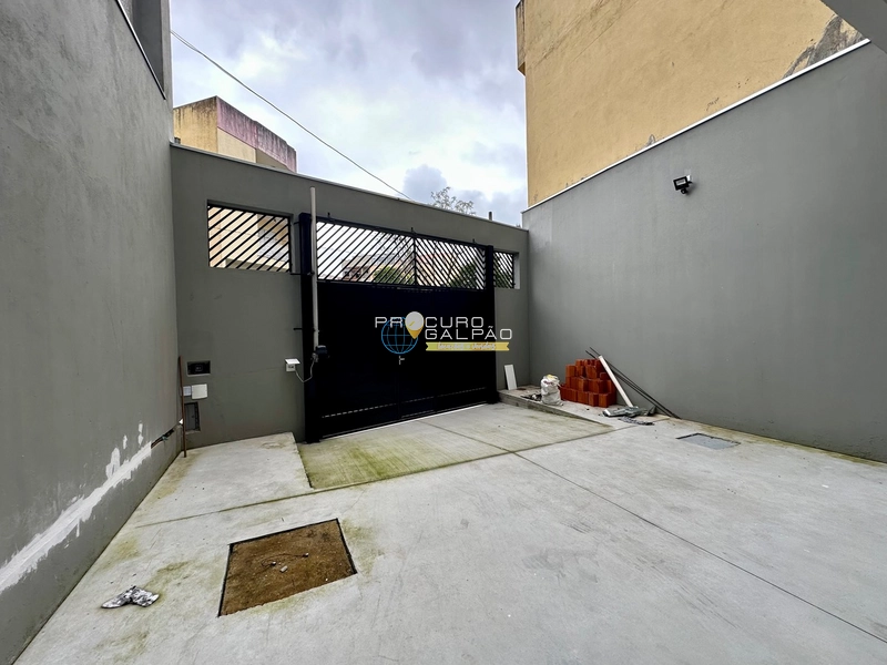 Salão Comercial Pé-direito de 4,5 m - Vila Curuça, Santo André: 2ª foto da galeria de imagens do imóvel