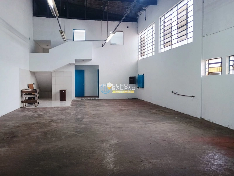 OPORTUNIDADE EM DIADEMA GALPÃO R$ 5.500 POR MÊS - RUA LARGA DE ESQUINA: 1ª foto da galeria de imagens do imóvel