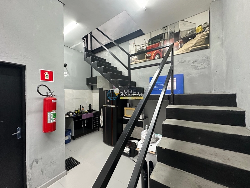 OPORTUNIDADE: Galpão com 155 m² na Vila Palmares – Pronto para Uso!: 2ª foto da galeria de imagens do imóvel