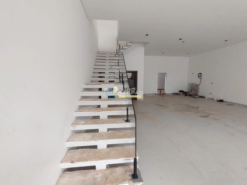 Salão Comercial Amplo – 320m² | Área Privilegiada de Santo André: 4ª foto da galeria de imagens do imóvel