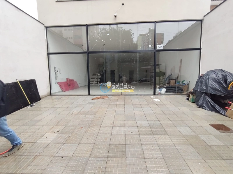 Salão Comercial Amplo – 320m² | Área Privilegiada de Santo André: 2ª foto da galeria de imagens do imóvel