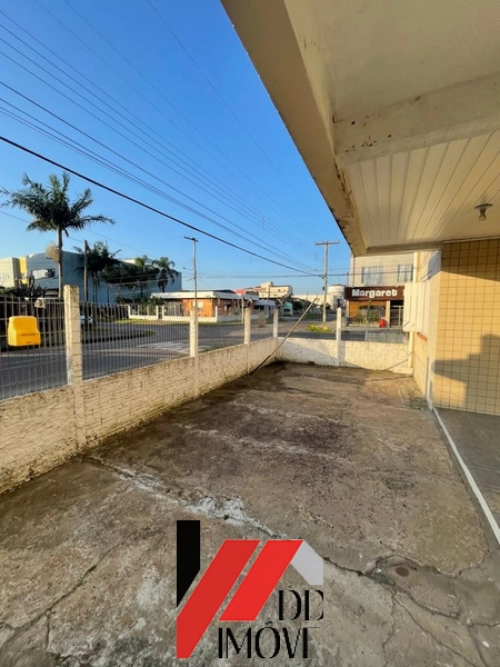PRÉDIO DE ESQUINA À VENDA COM 5 APARTAMENTOS PRÓXIMO A RS 407: 3ª foto da galeria de imagens do imóvel