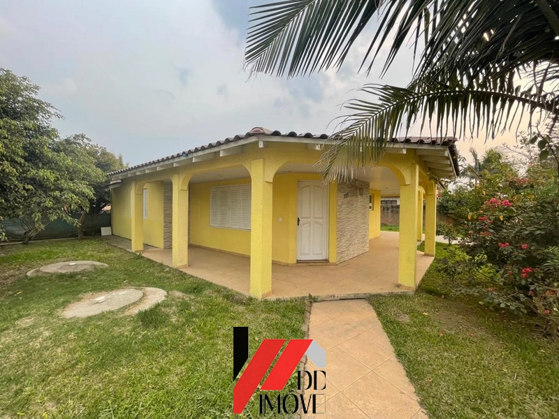 CASA DE ESQUINA BEM LOCALIZADA EM CAPÃO DA CANOA