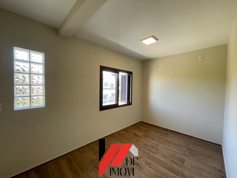 PARA VOCÊ QUE TEM FAMILIA GRANDE. SOBRADO COM 4 DORM, 3 QUADRAS DO MAR: 19ª foto da galeria de imagens do imóvel