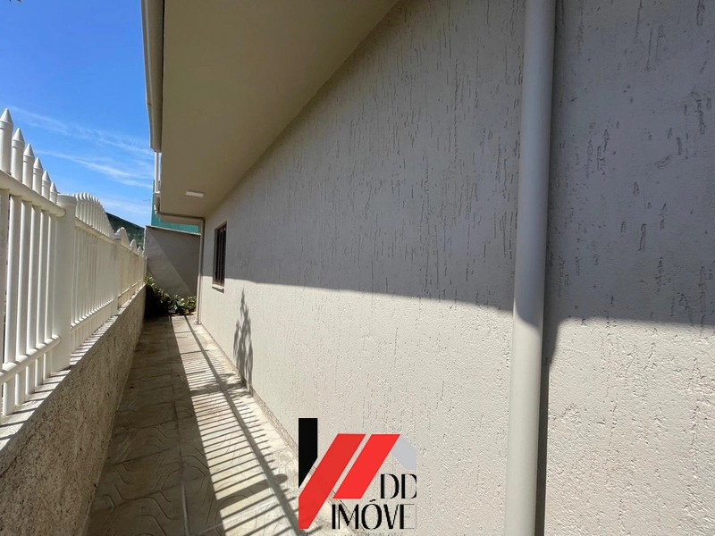 PARA VOCÊ QUE TEM FAMILIA GRANDE. SOBRADO COM 4 DORM, 3 QUADRAS DO MAR: 3ª foto da galeria de imagens do imóvel