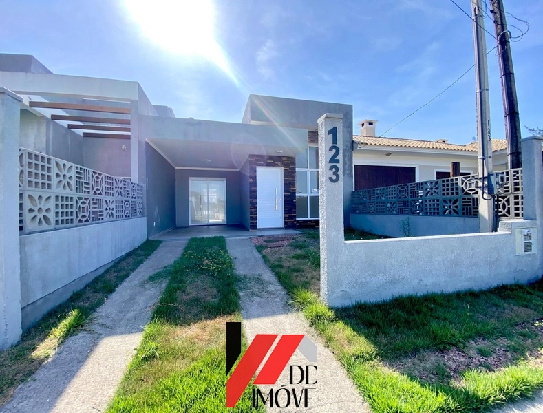 CASA A 150M DO MAR NA ZONA NORTE!!