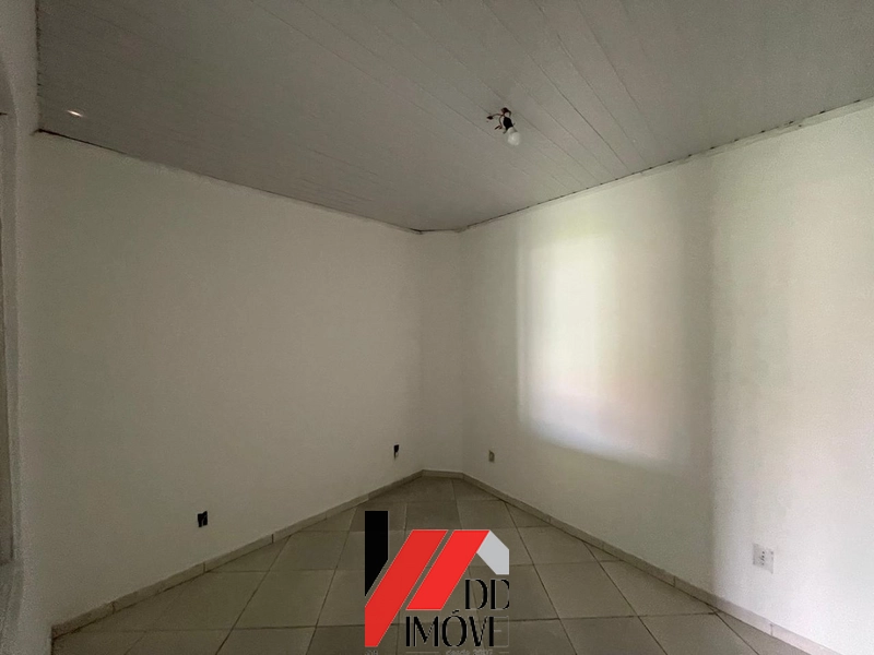 CASA NO BAIRRO ARAÇÁ COM ÓTIMA LOCALIZAÇÃO: 3ª foto da galeria de imagens do imóvel