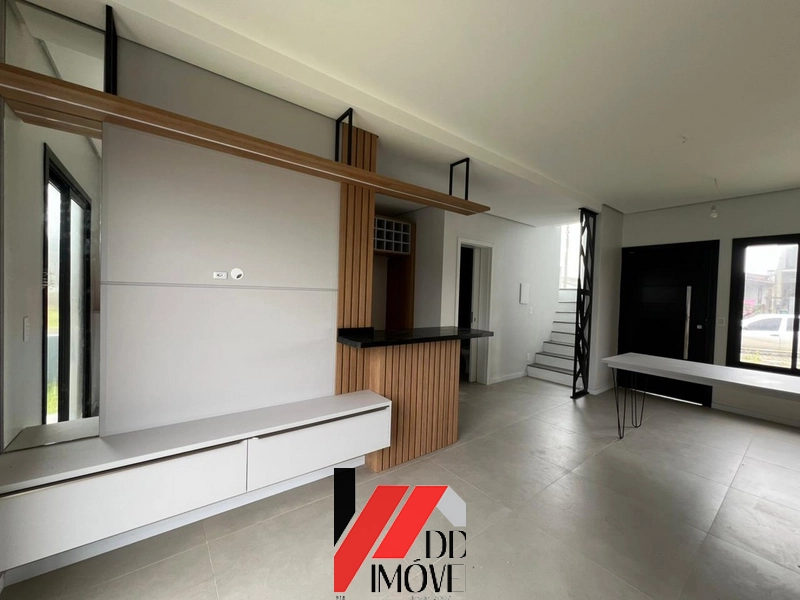 SOBRADO A 100M DO MAR: 4ª foto da galeria de imagens do imóvel