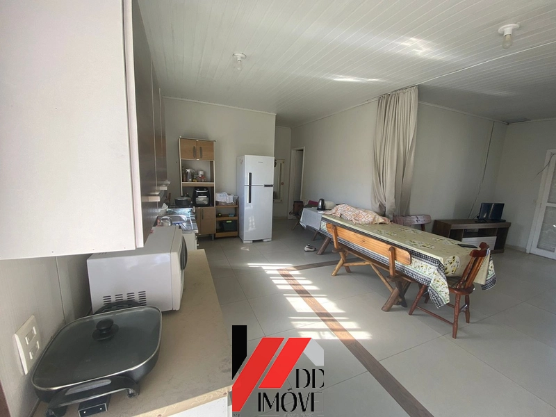 CASA COM TERRENO INTEIRO NO ARAÇÁ: 5ª foto da galeria de imagens do imóvel