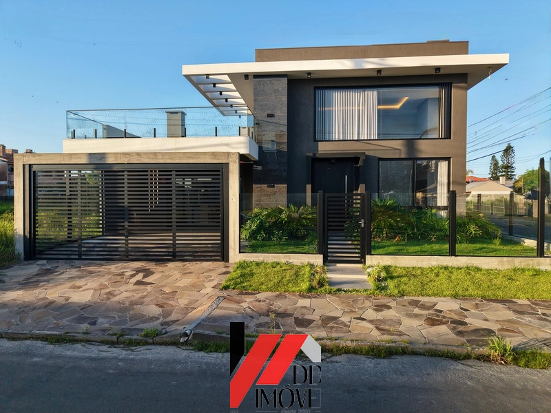 CASA ALTO PADRÃO  COM TERRAÇO E PISCINA  À VENDA: 1ª foto da galeria de imagens do imóvel