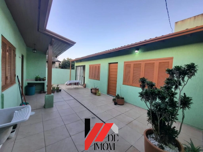 Casa à Venda em Capão Novo perto da Avenida Principal e da praia: 7ª foto da galeria de imagens do imóvel