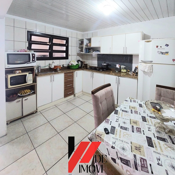 Casa à Venda com 3 dormitórios no bairro são jorge!: 8ª foto da galeria de imagens do imóvel