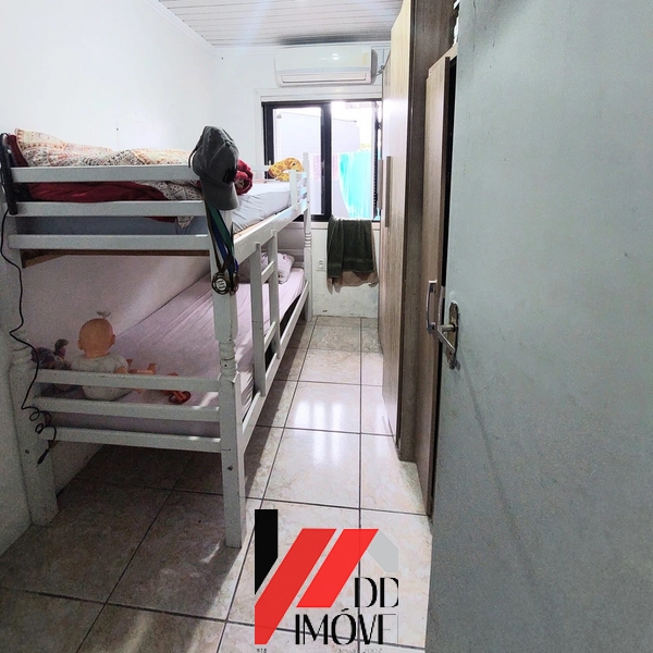 Casa à Venda com 3 dormitórios no bairro são jorge!: 12ª foto da galeria de imagens do imóvel
