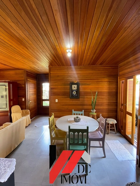 CHALÉ DE MADEIRA A VENDA EM CAPÃO DA CANOA: 3ª foto da galeria de imagens do imóvel