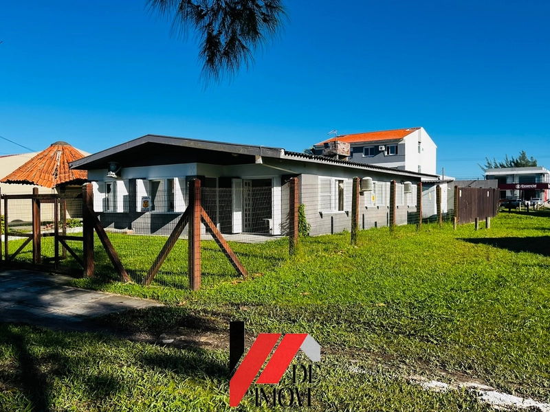 CASA DE ESQUINA COM ALAMEDA, PRÓXIMA AO MAR E DIVISA COM ATLÂNTIDA: 4ª foto da galeria de imagens do imóvel
