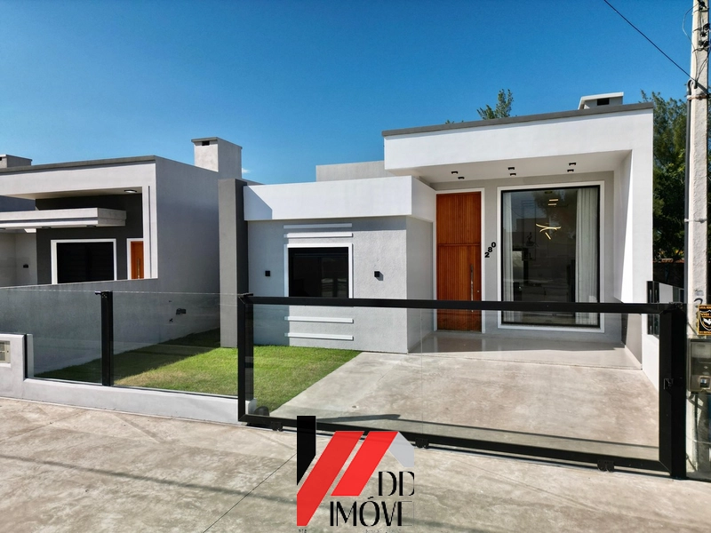 CASA PERTINHO DO MAR EM CAPÃO DA CANOA: 1ª foto da galeria de imagens do imóvel