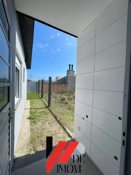 CASA DE FRENTE PARA AVENIDA PRINCIPAL DO BAIRRO: 2ª foto da galeria de imagens do imóvel