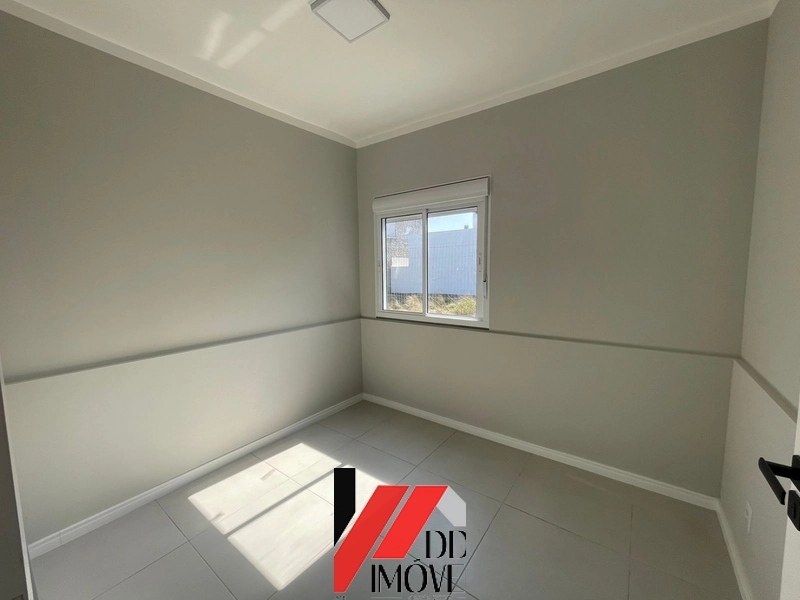 CASA DE FRENTE PARA AVENIDA PRINCIPAL DO BAIRRO: 6ª foto da galeria de imagens do imóvel