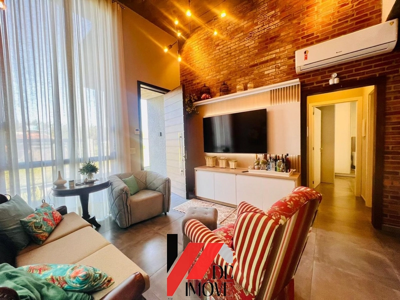 CASA UMA QUADRA BEIRA MAR: 3ª foto da galeria de imagens do imóvel